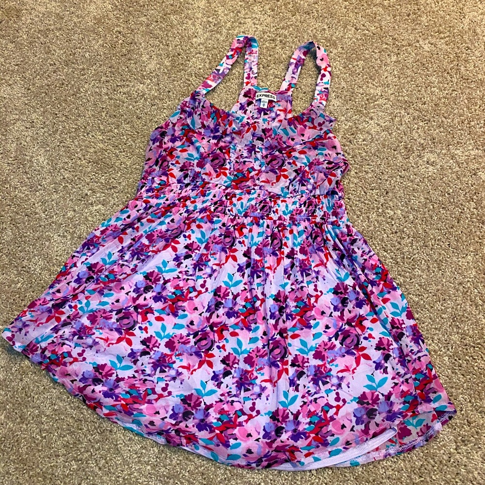 Express tank. Gently worn. Fun summer colors!